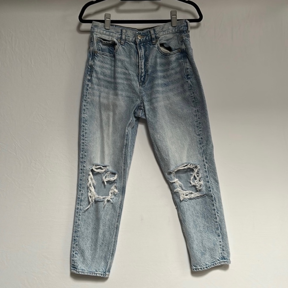 American Eagle Jeans women's Mom jeans 6 short distressed